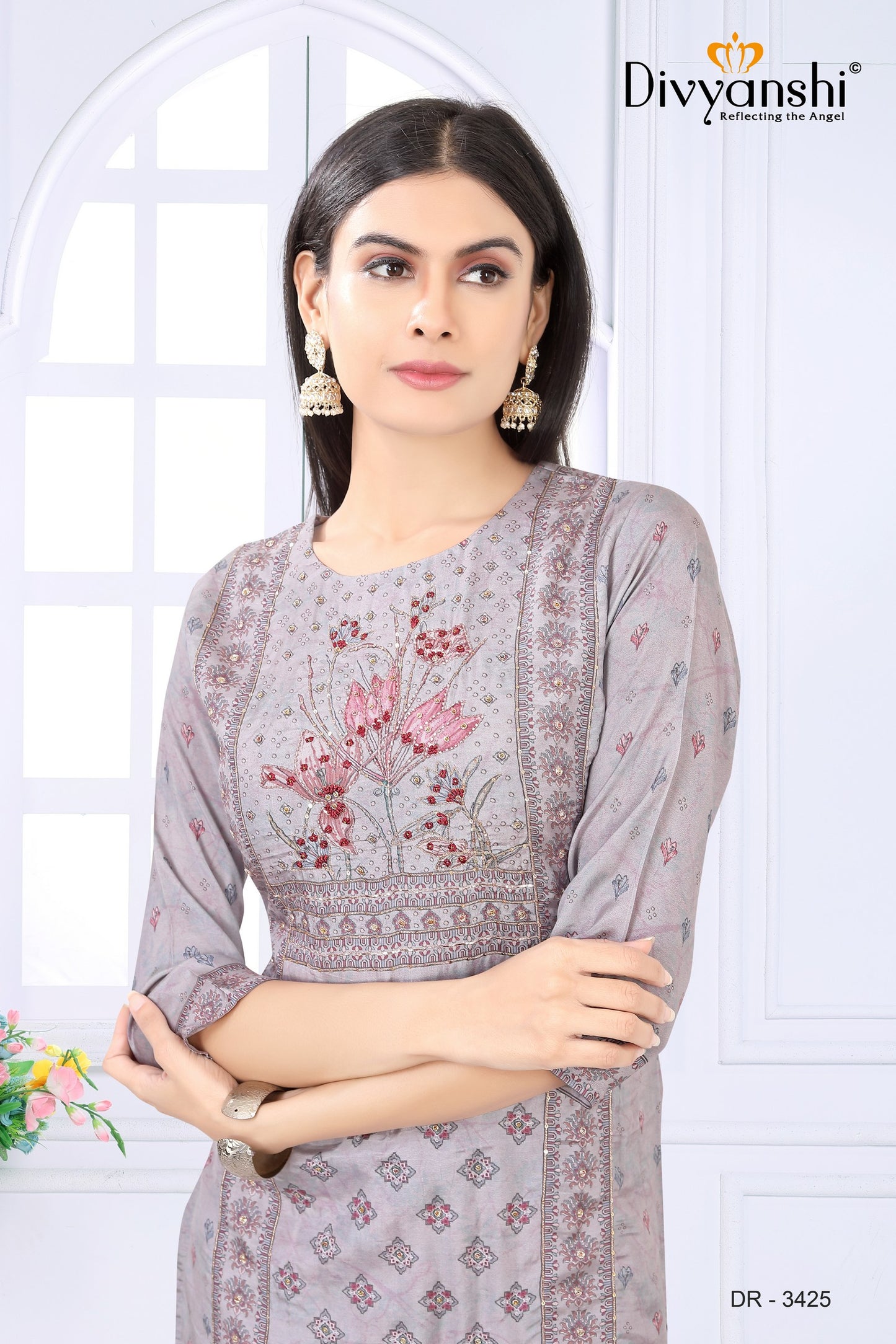 Straight Fit Designer Printed Kurti with Hint of Detailed Handwork for make outfit Elegant (DR3425A)