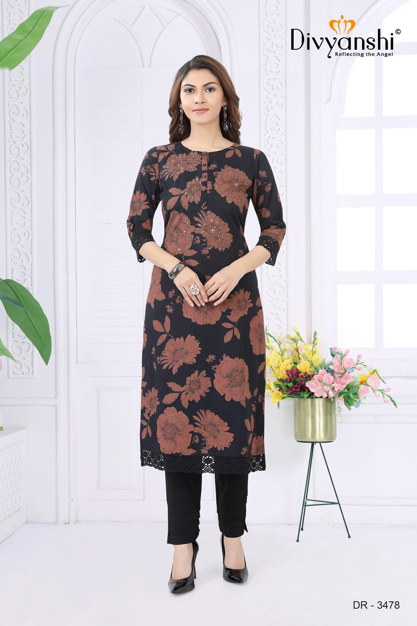 This Straight Fit Designer Kurti comes with one of the Classic Finest combination of Red and Black (DR3478)