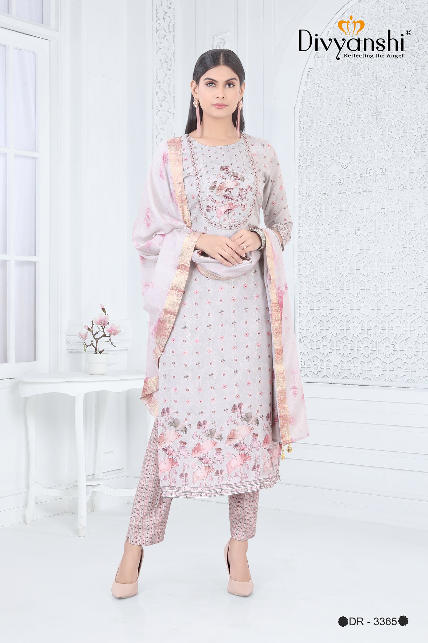 Straight Fit Designer Kurti with matching pant and dupatta (DR3365)